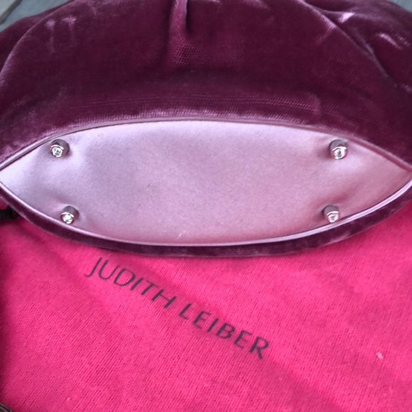 New Judith Leiber clutch - Picture 5 of 8